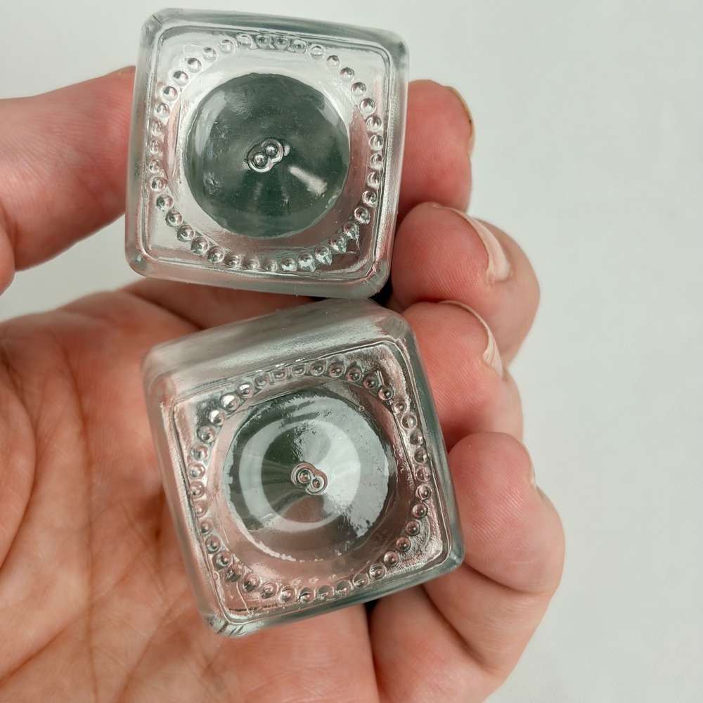 Square Glass Salt and Pepper Shakers Set Chrome Metal Lids Clear Kitchen Dining - Picture 4 of 4